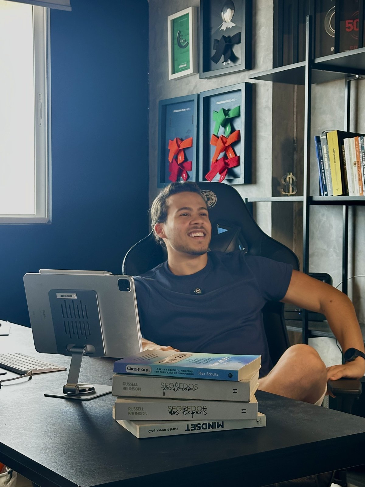 Filipe Cândido no escritório